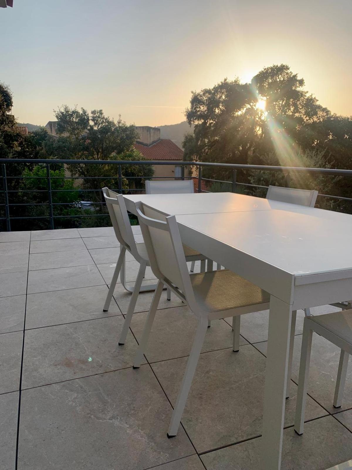 Residence 3 Etoiles Pietra Gemina - Appartements De Vacances, Au Calme, Avec Piscine كالينزانا المظهر الخارجي الصورة